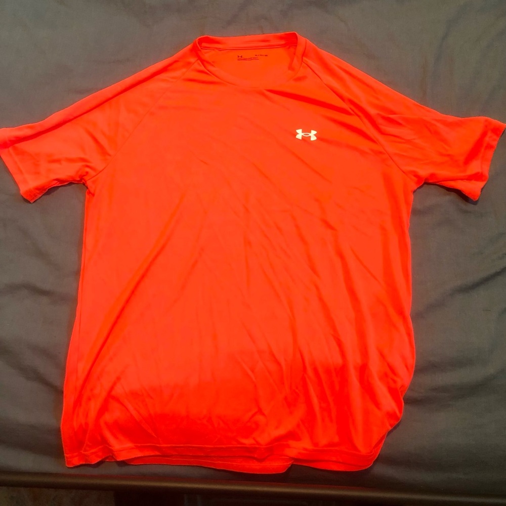 Men’s under armour shirt